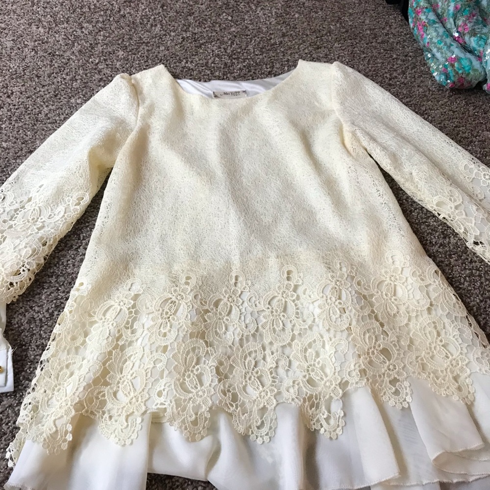 Pretty cream top
